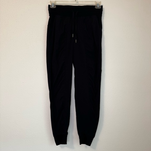 Lululemon Women’s Dance Studio Mid-Rise Jogger 28” Black size 6 Casual Hiking - Picture 9 of 14
